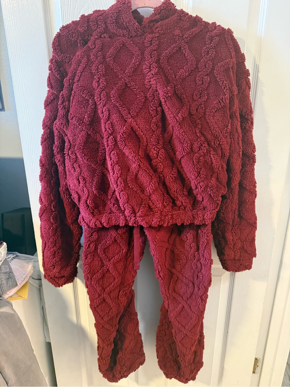 SUPER CUTE & COZY! No Boundaries Plush Cable-Knit Hoodie Set in Burgundy